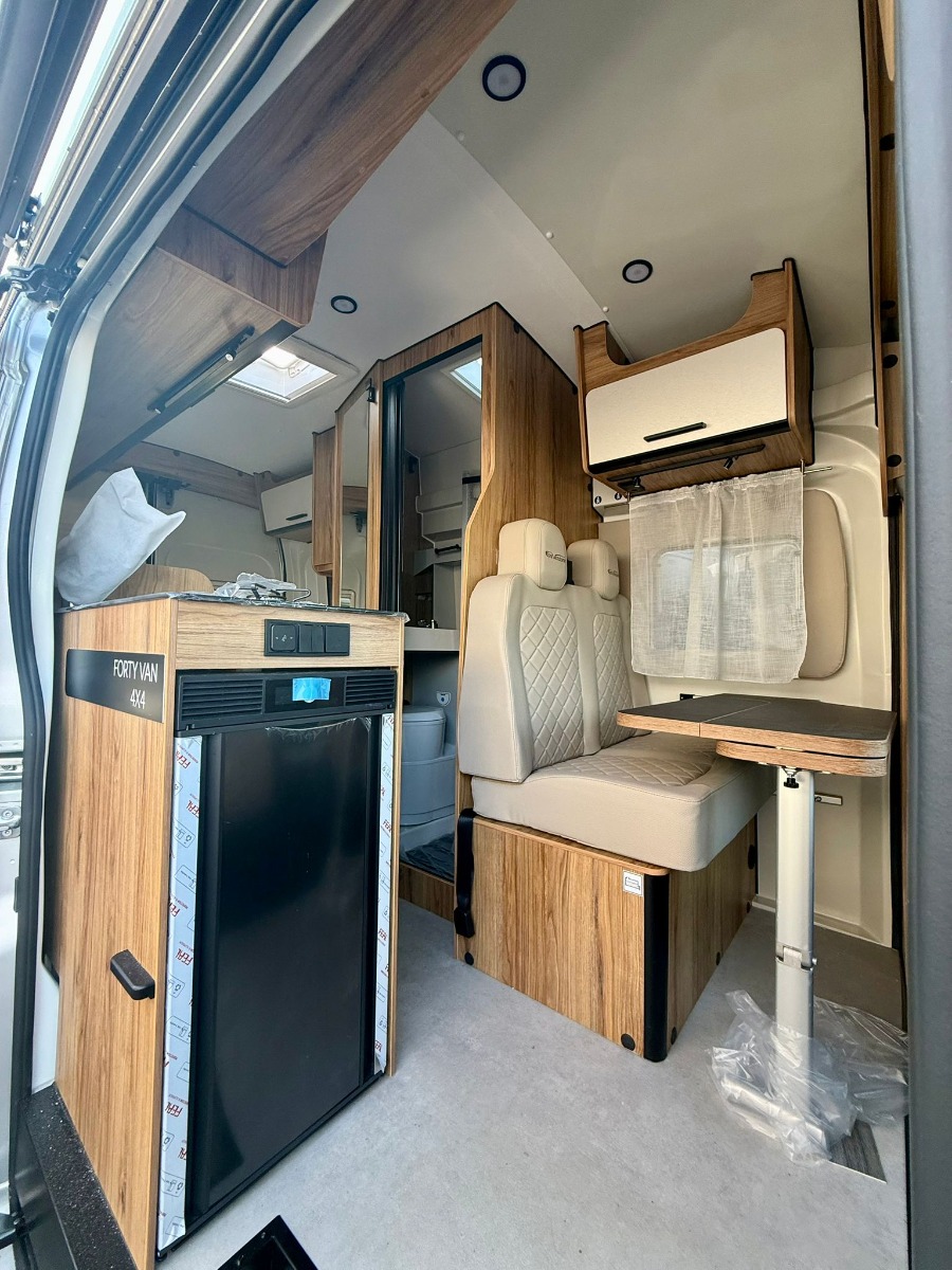 FONT VENDOME FORTY VAN 4X4 ELEGANCE – KM0
