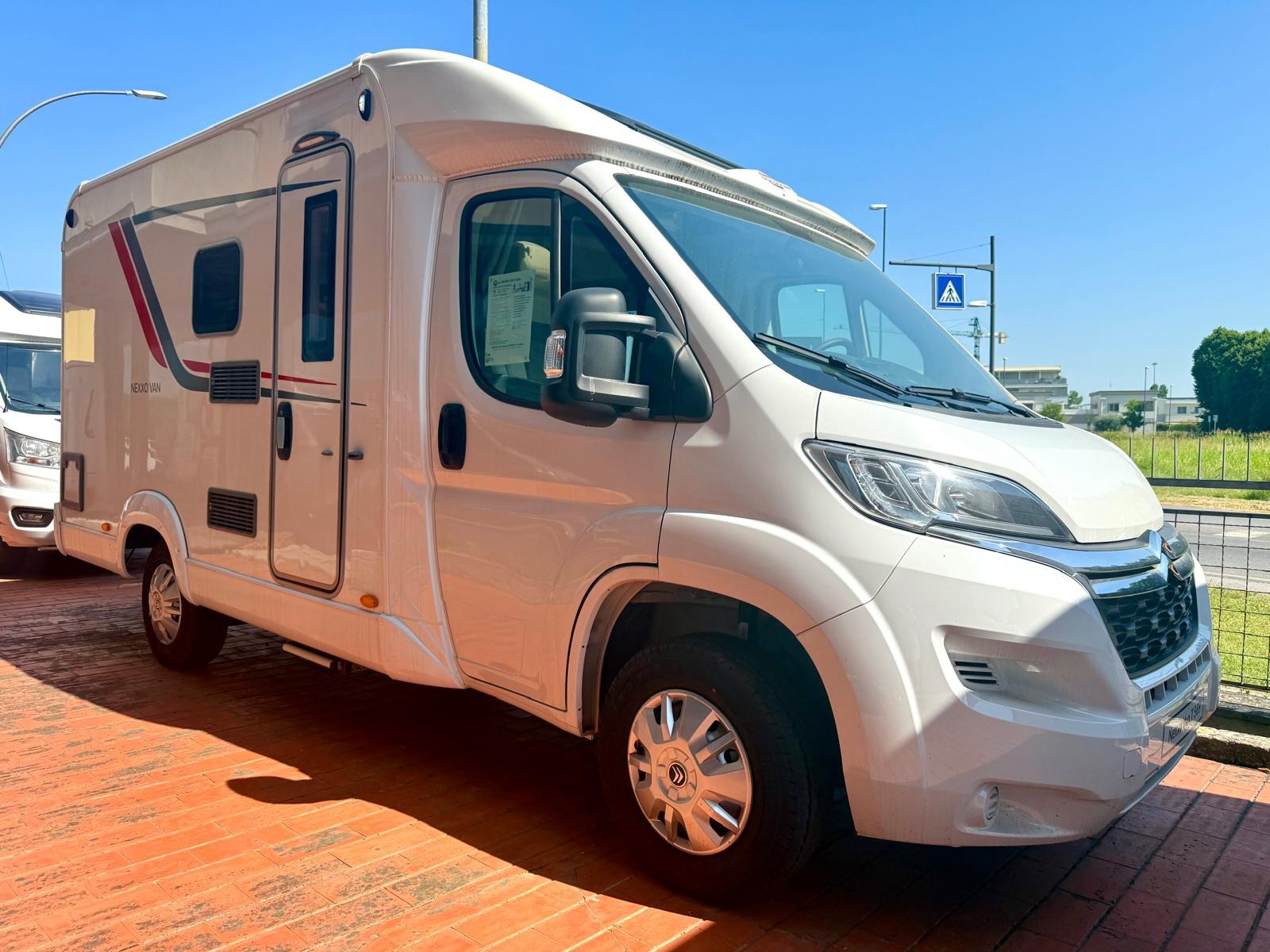 BURSTNER NEXXO VAN T569 LETTO ALLA FRANCESE