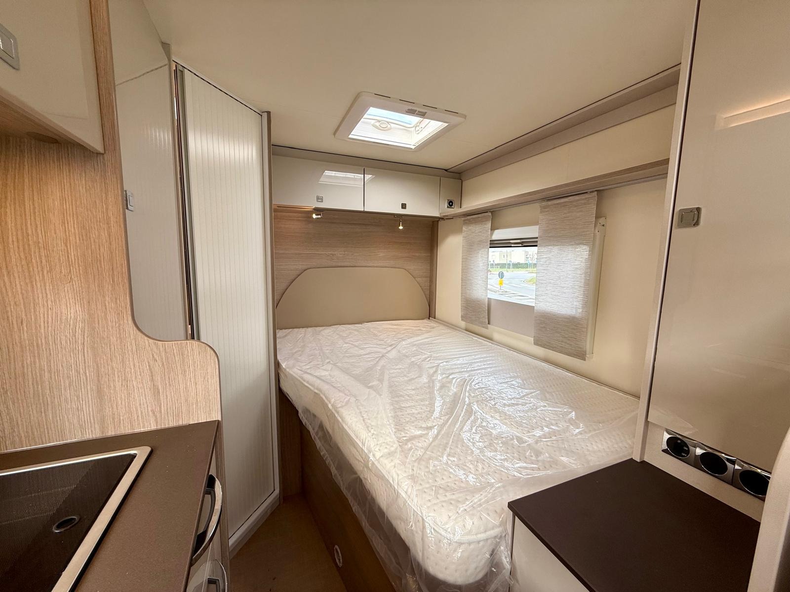 BURSTNER NEXXO VAN T569 LETTO ALLA FRANCESE