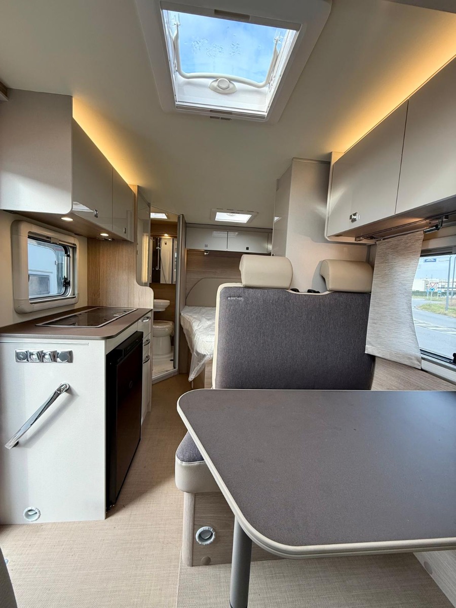 BURSTNER NEXXO VAN T569 LETTO ALLA FRANCESE