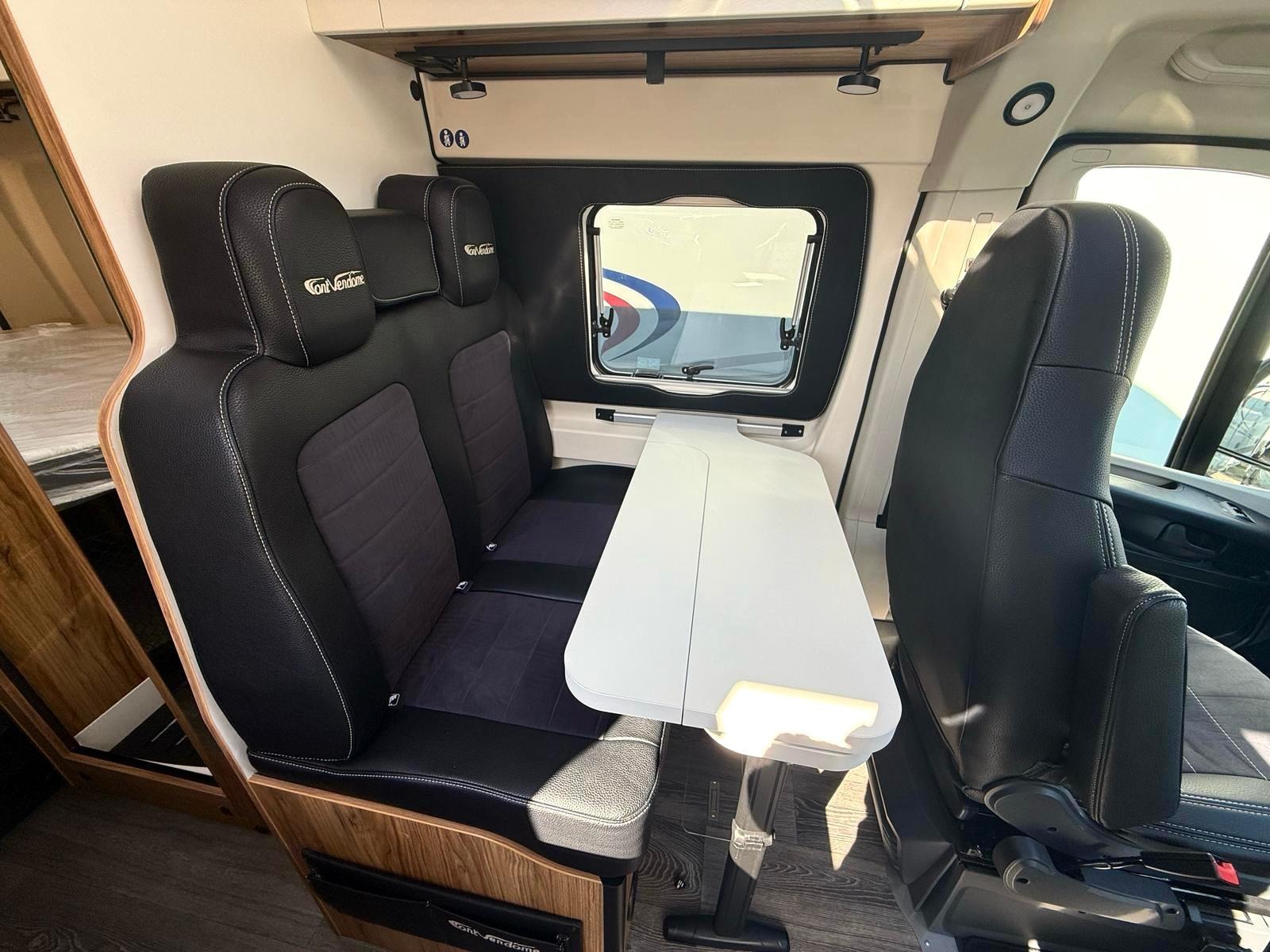 FONT VENDOME HORIZON 107