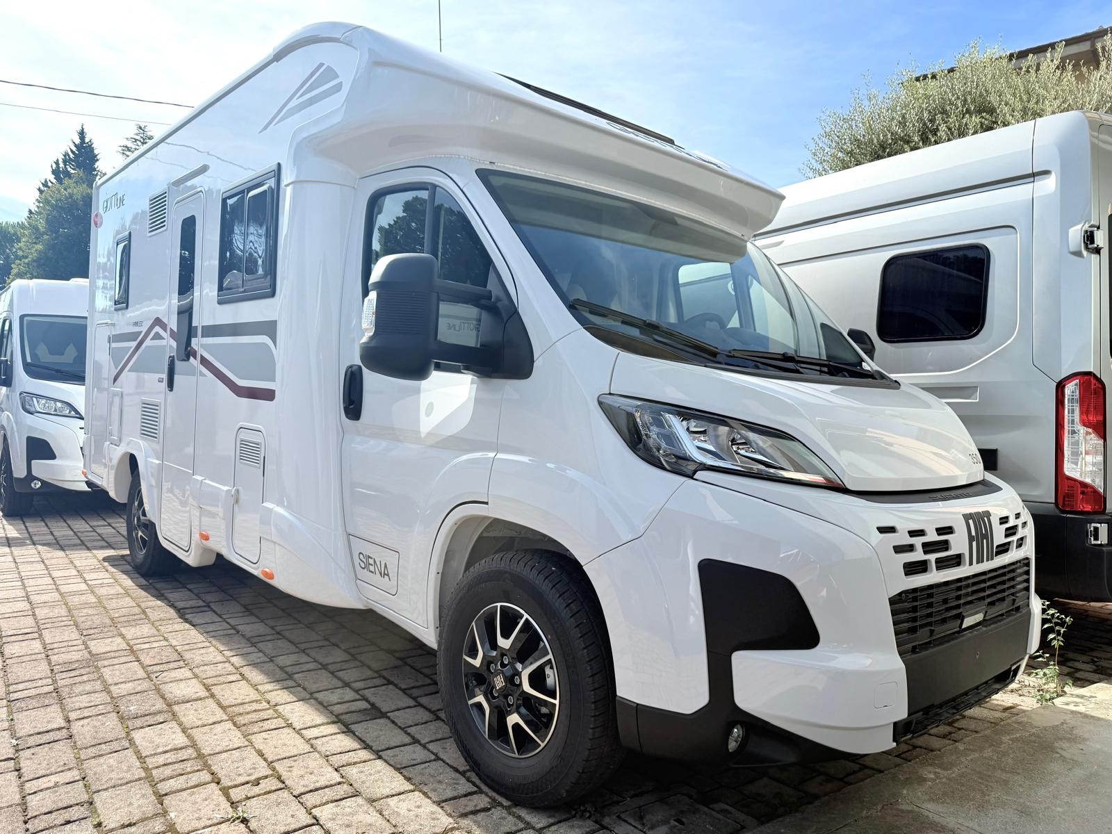 GIOTTILINE SIENA 350 FIAT MY 2026 DINETTE FACE TO FACE