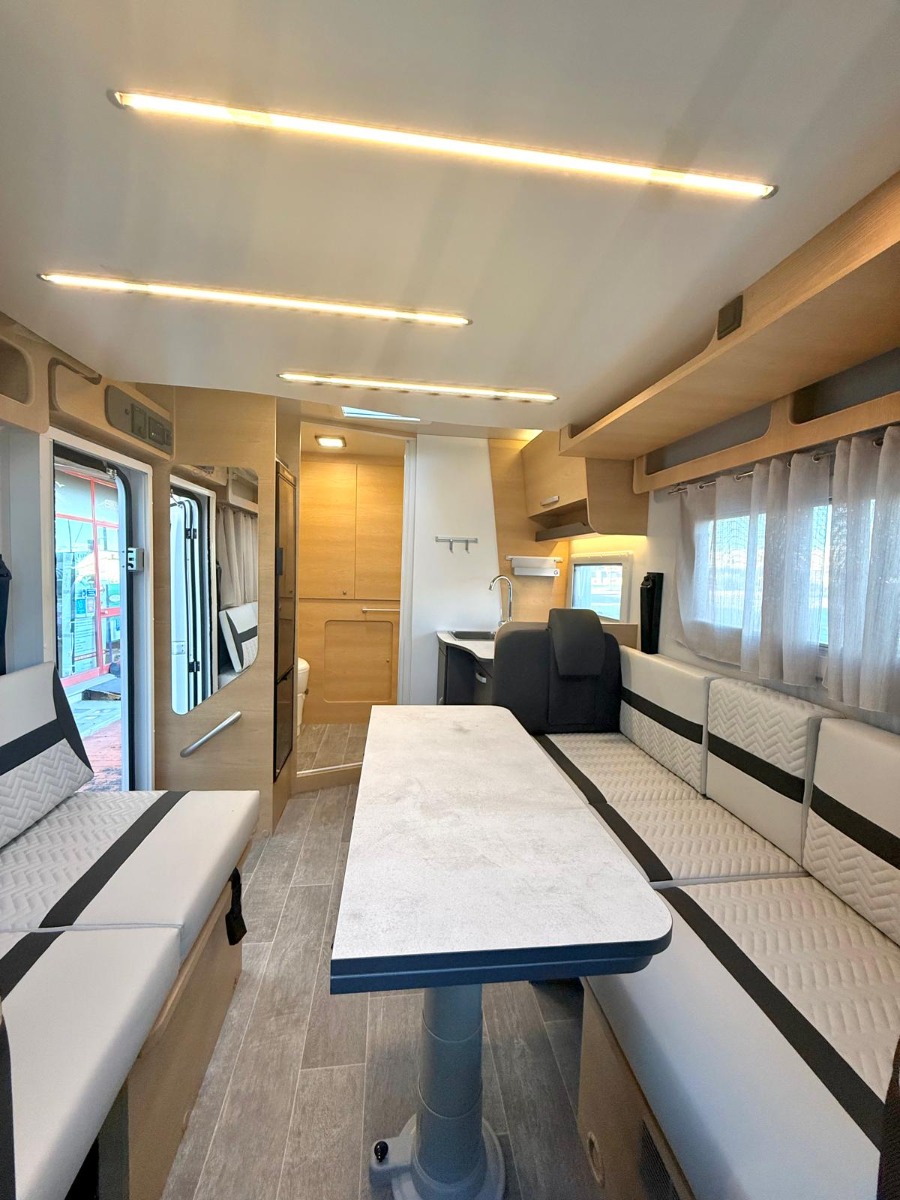 GIOTTILINE SIENA 350 FIAT MY 2026 DINETTE FACE TO FACE