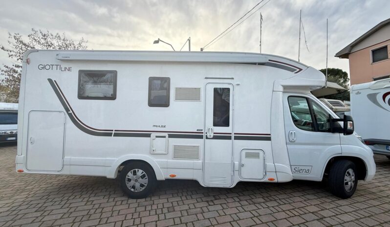 
								GIOTTILINE SIENA 395 USATO 2021 7,4 M GARAGE GRANDE full									