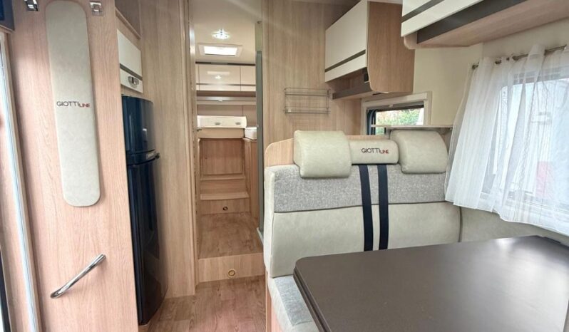 
								GIOTTILINE SIENA 395 USATO 2021 7,4 M GARAGE GRANDE full									