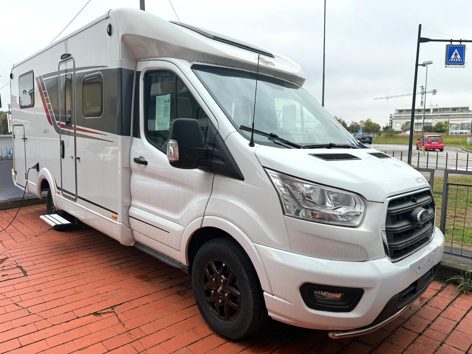 BURSTNER LINEO T 700 LETTO CENTRALE PROMO