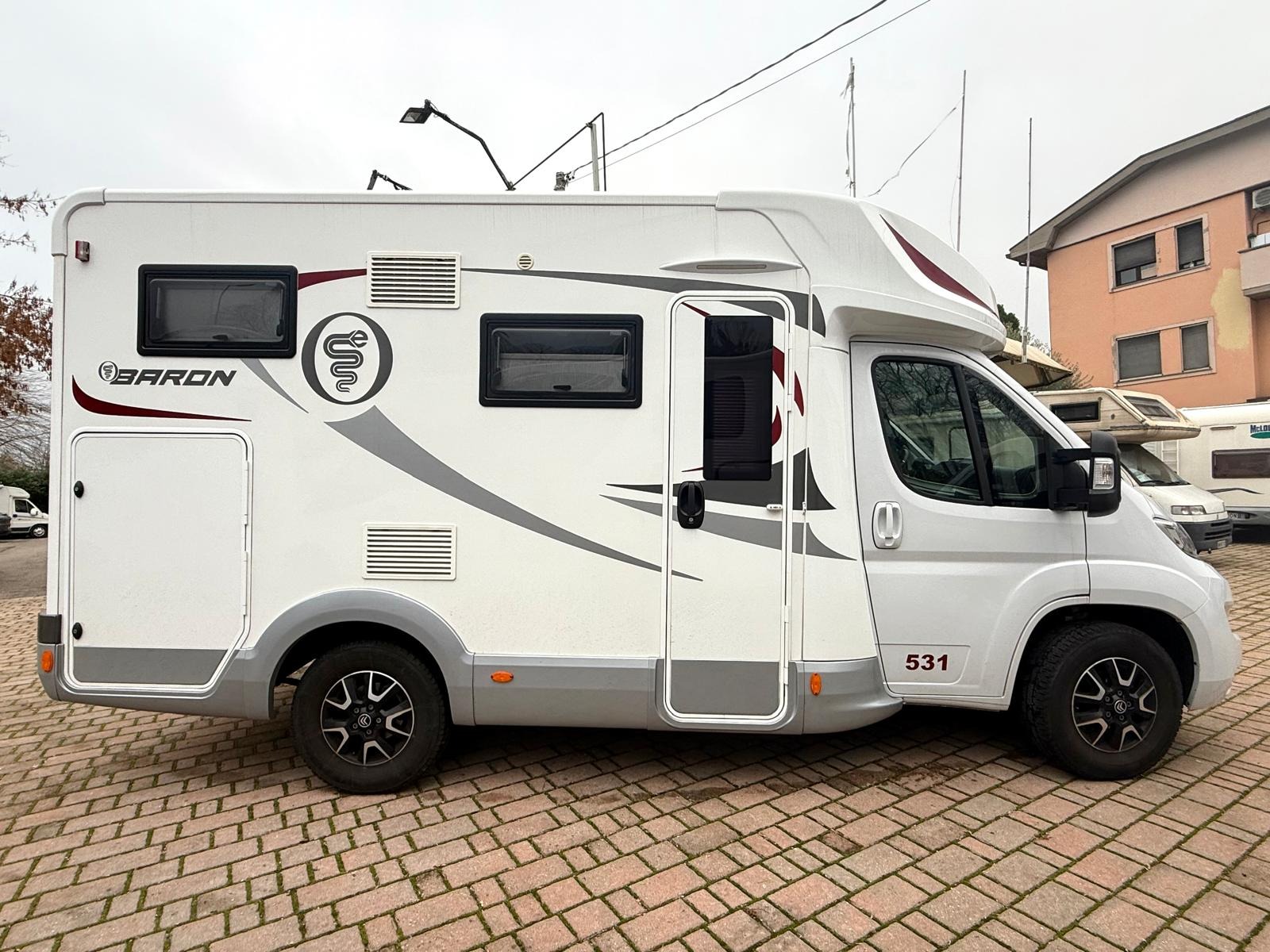 ELNAGH BARON 531 ANNO 2022 5,99 M 24.071 KM