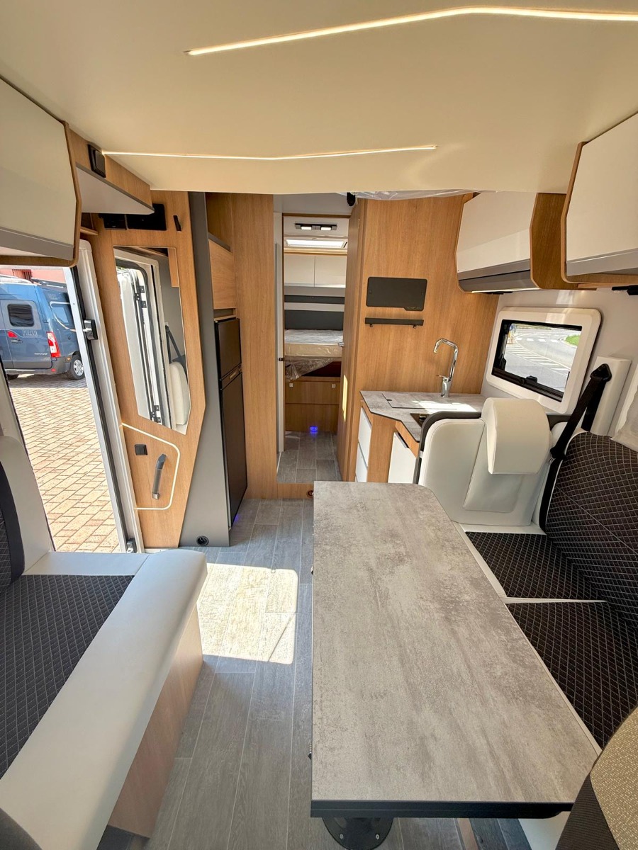 GIOTTILINE TOSCAN 74 NF LETTO NAUTICO E LETTO BASCULANTE