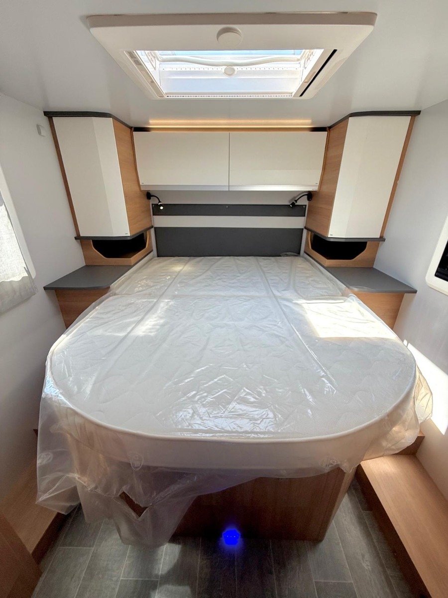 GIOTTILINE TOSCAN 74 NF LETTO NAUTICO E LETTO BASCULANTE