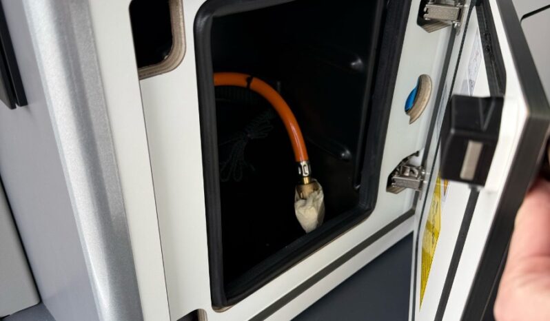 
								FONT VENDOME XCAPE 50 5 METRI PROMO full									