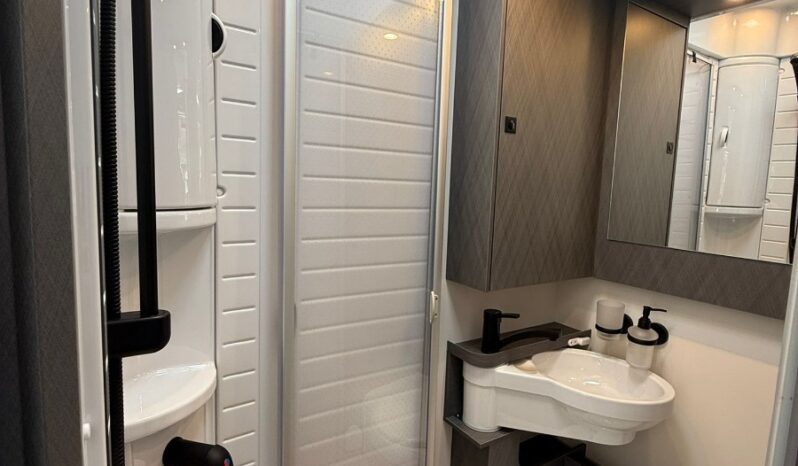 
								ETRUSCO T 5900 FB 5,99 M 4 POSTI LETTO full									