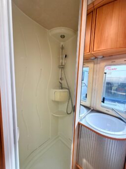 ADRIA CORAL A 640 SK USATO 2007 68000 KM pieno