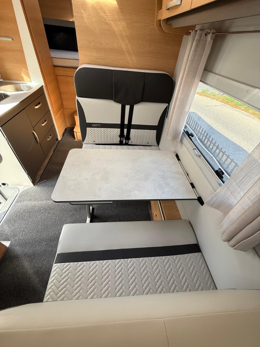 GIOTTILINE SIENA 440 5 POSTI VIAGGIO 6 POSTI LETTO