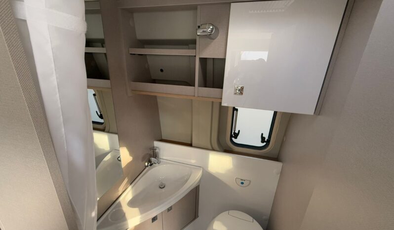 
								BURSTNER DELFIN C 621 LIMITED KM 0 LETTI GEMELLI full									