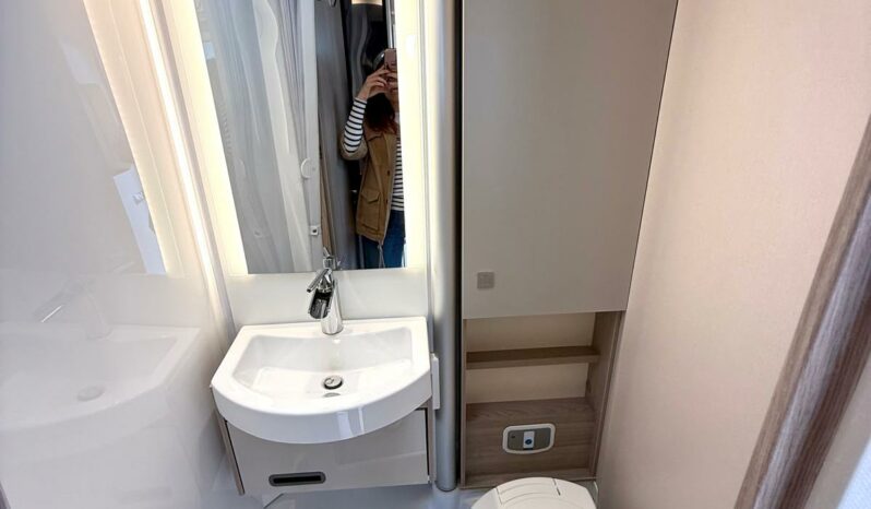 
								BURSTNER LINEO T 700|6,99 M|LETTO NAUTICO full									