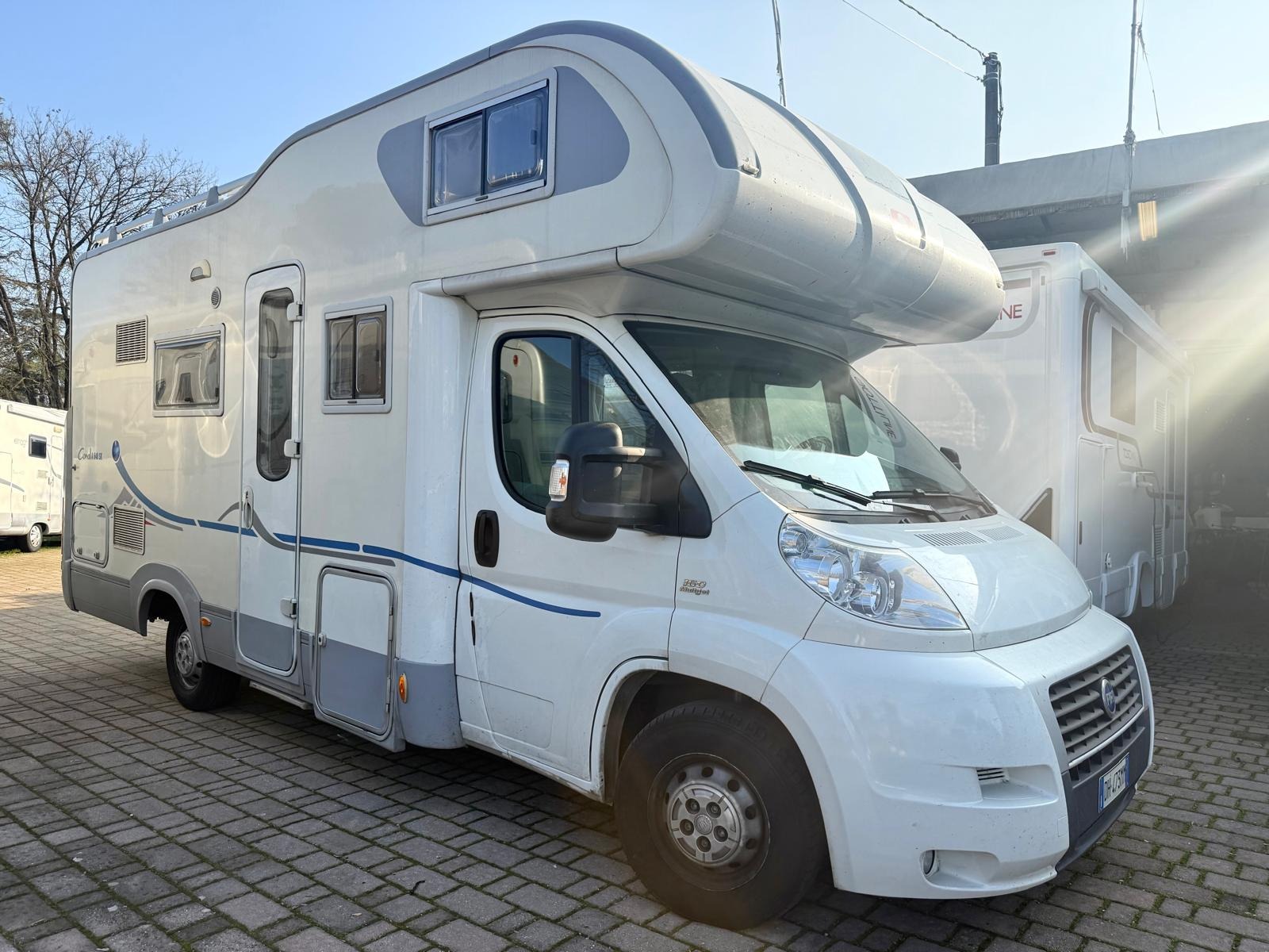 ADRIA CORAL A 640 SK USATO 2007 68000 KM