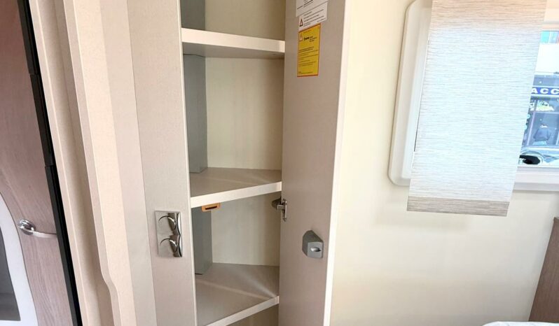 
								BURSTNER LINEO T 700|6,99 M|LETTO NAUTICO full									