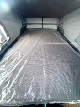 VOLKSWAGEN TRANSPORTER V TEK 4,90 M LUNGHEZZA pieno