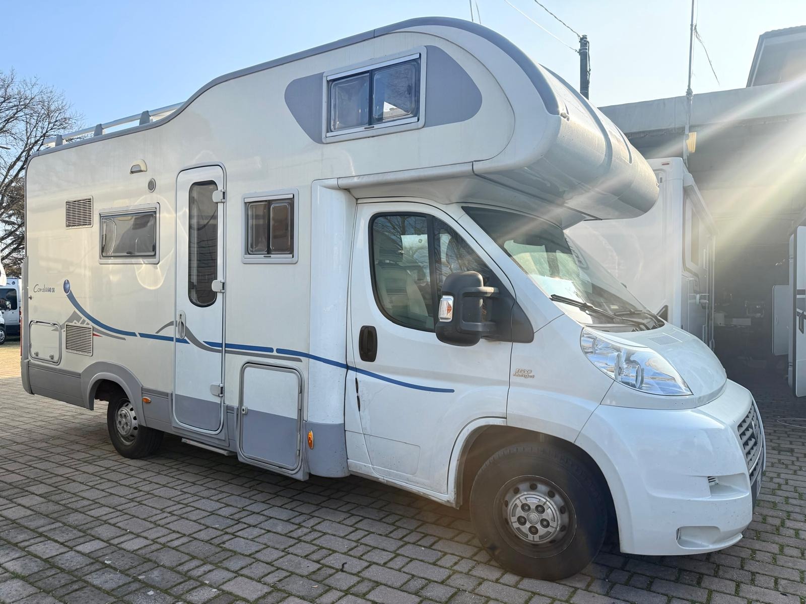 ADRIA CORAL A 640 SK USATO 2007 68000 KM