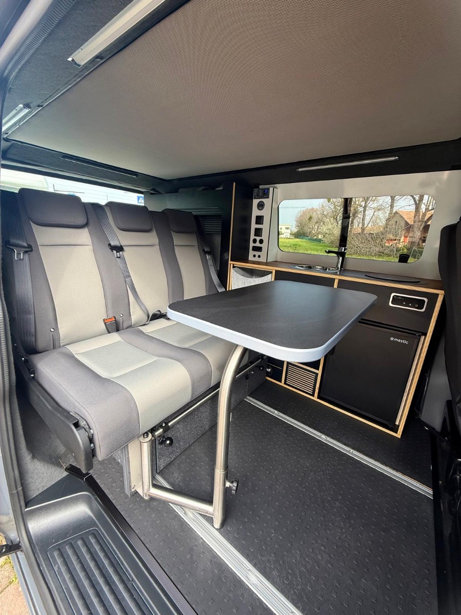 VOLKSWAGEN TRANSPORTER V TEK 4,90 M LUNGHEZZA