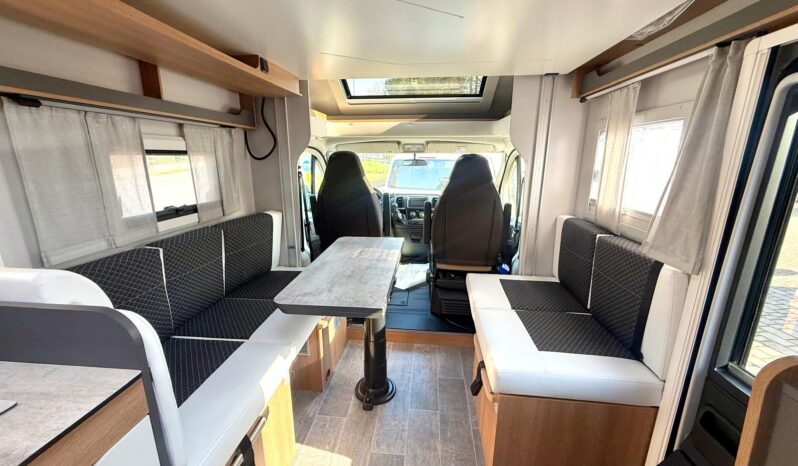 
								GIOTTILINE TOSCAN 69XF|DINETTE FACE TO FACE E BASCULANTE full									