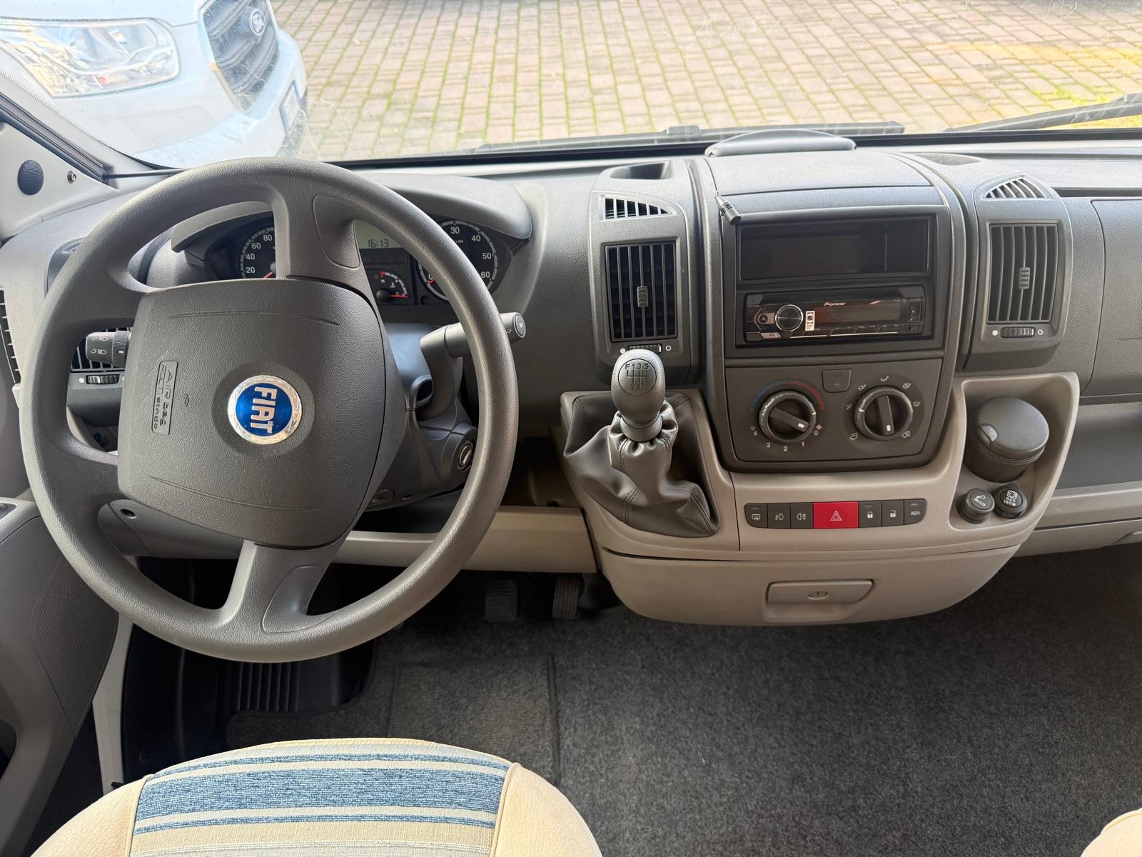 ADRIA CORAL A 640 SK USATO 2007 68000 KM