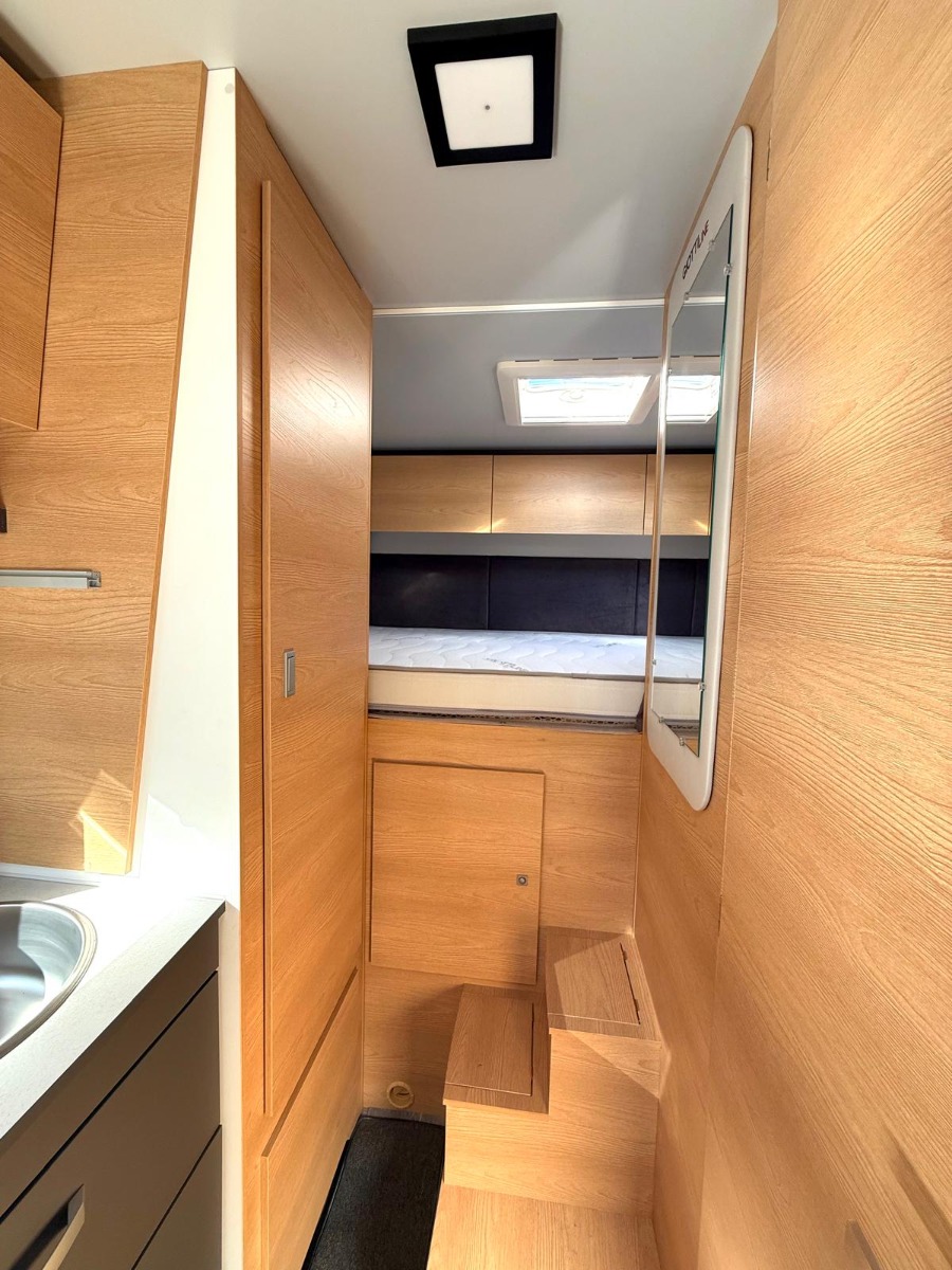 GIOTTILINE SIENA 440 5 POSTI VIAGGIO 6 POSTI LETTO