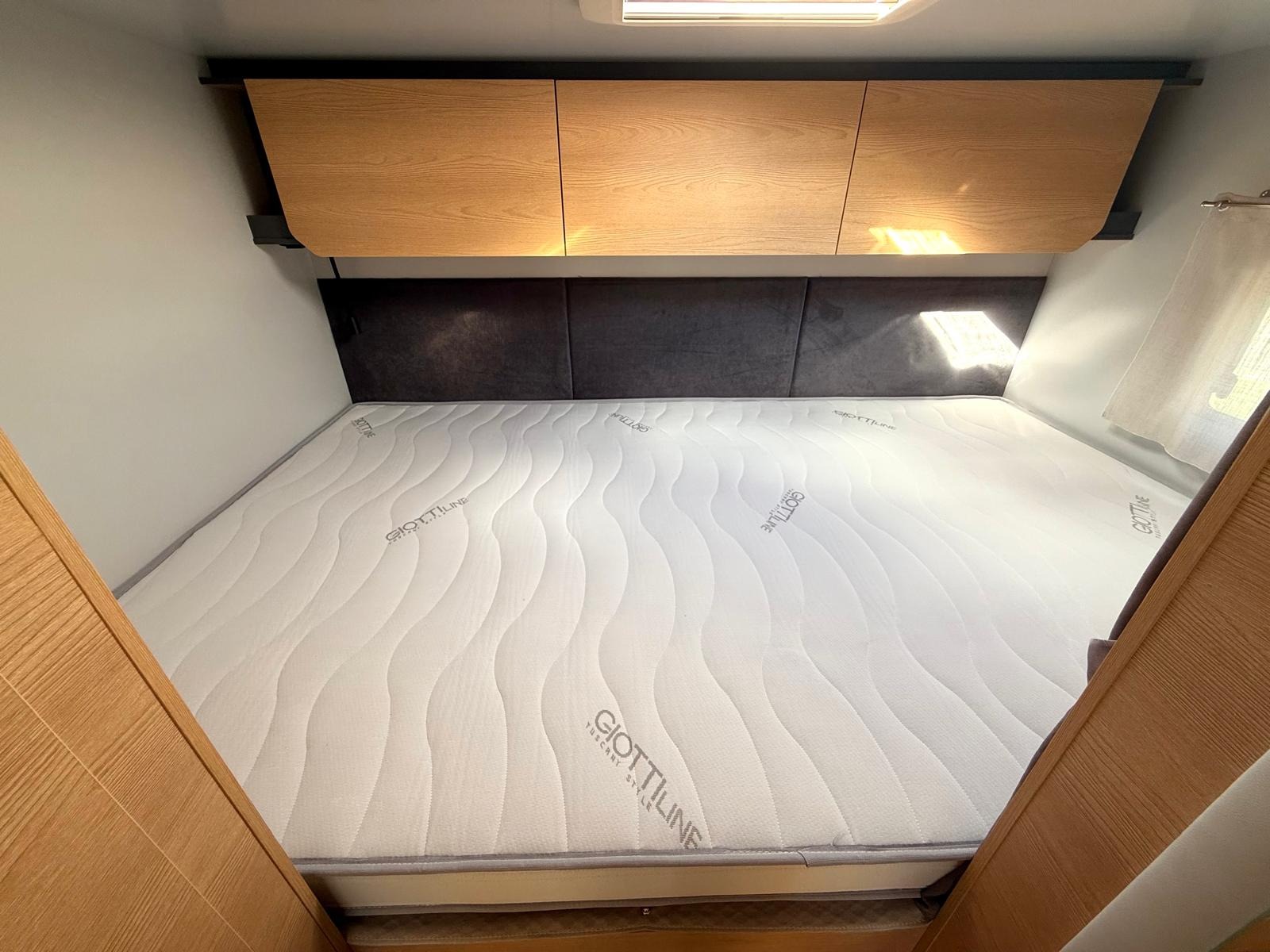 GIOTTILINE SIENA 440 5 POSTI VIAGGIO 6 POSTI LETTO